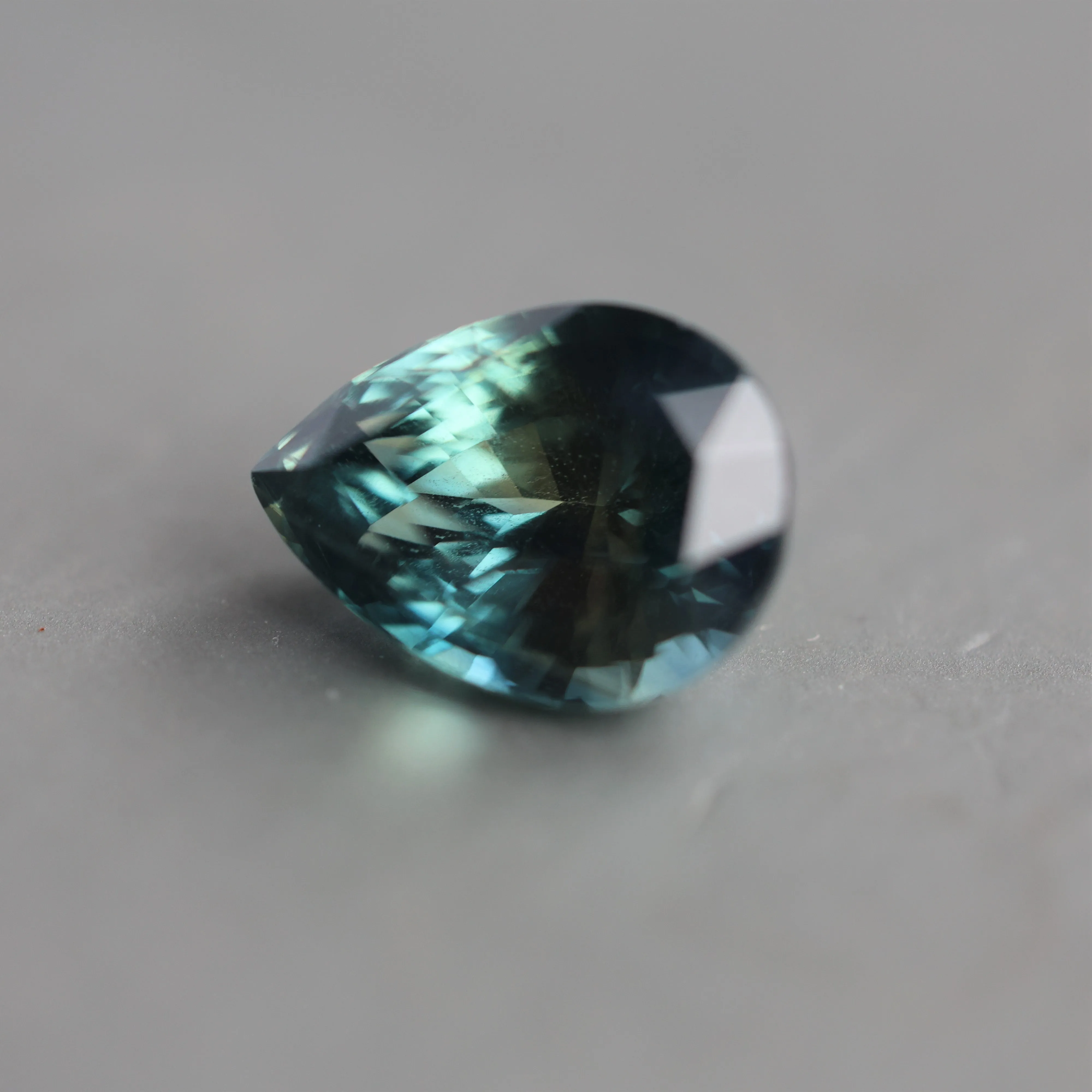 Loose 2.58 Ct Pear Teal Sapphire