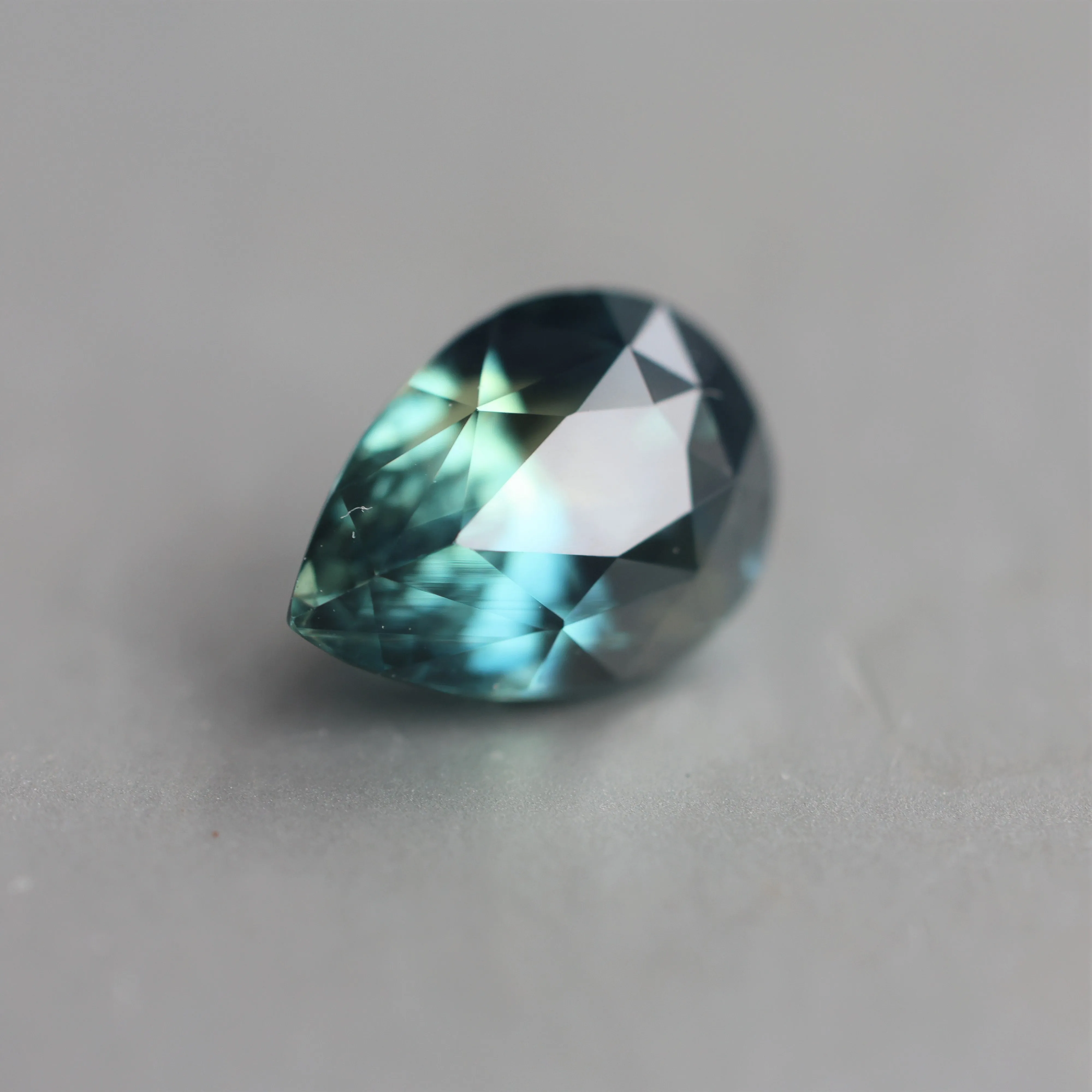 Loose 2.58 Ct Pear Teal Sapphire