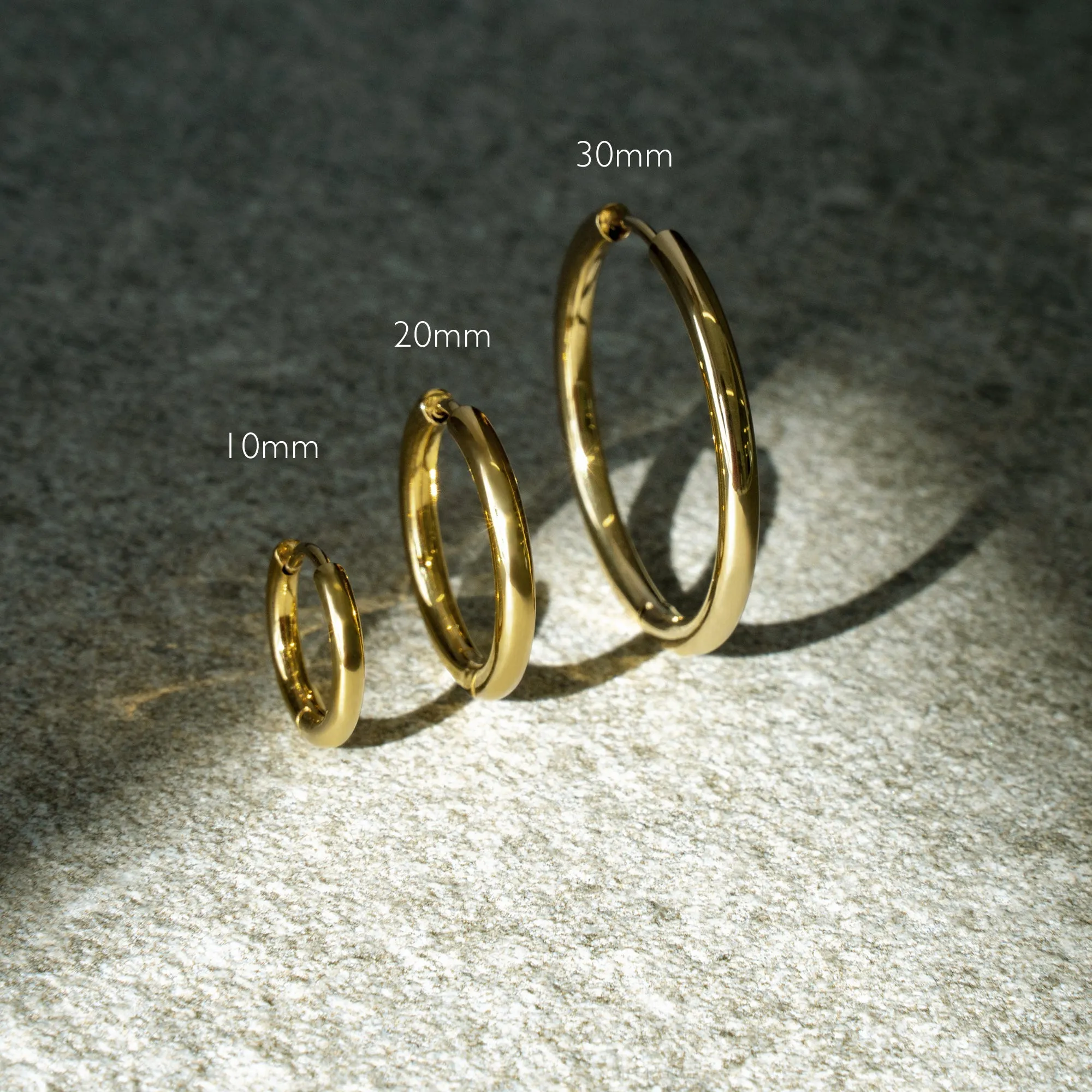 Stainless plain hoop earrings 20 mm